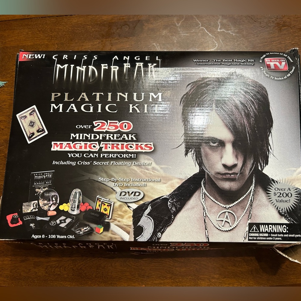 Kohl's Criss Angel Platinum Magic Kit - Black and White